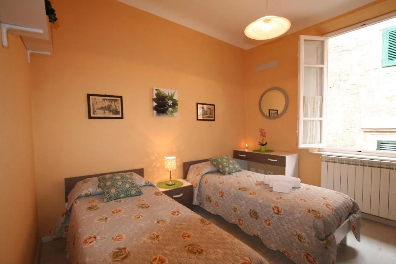 Giara Cozy Apartment Lucca Italy